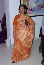 Devyani Parikh at Poonam Agarwal_s Art Exhibition in Jehangir Art Gallery, Mumbai on 9th Aug 2012.JPG